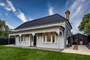Ballarat-heritage listed property renovation and extension transformation